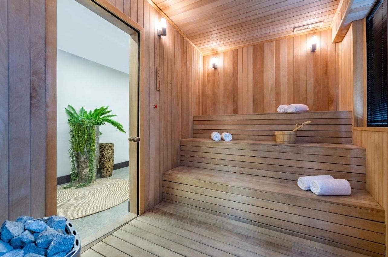Nova Luxe Hotel & Residences 巴统 外观 照片