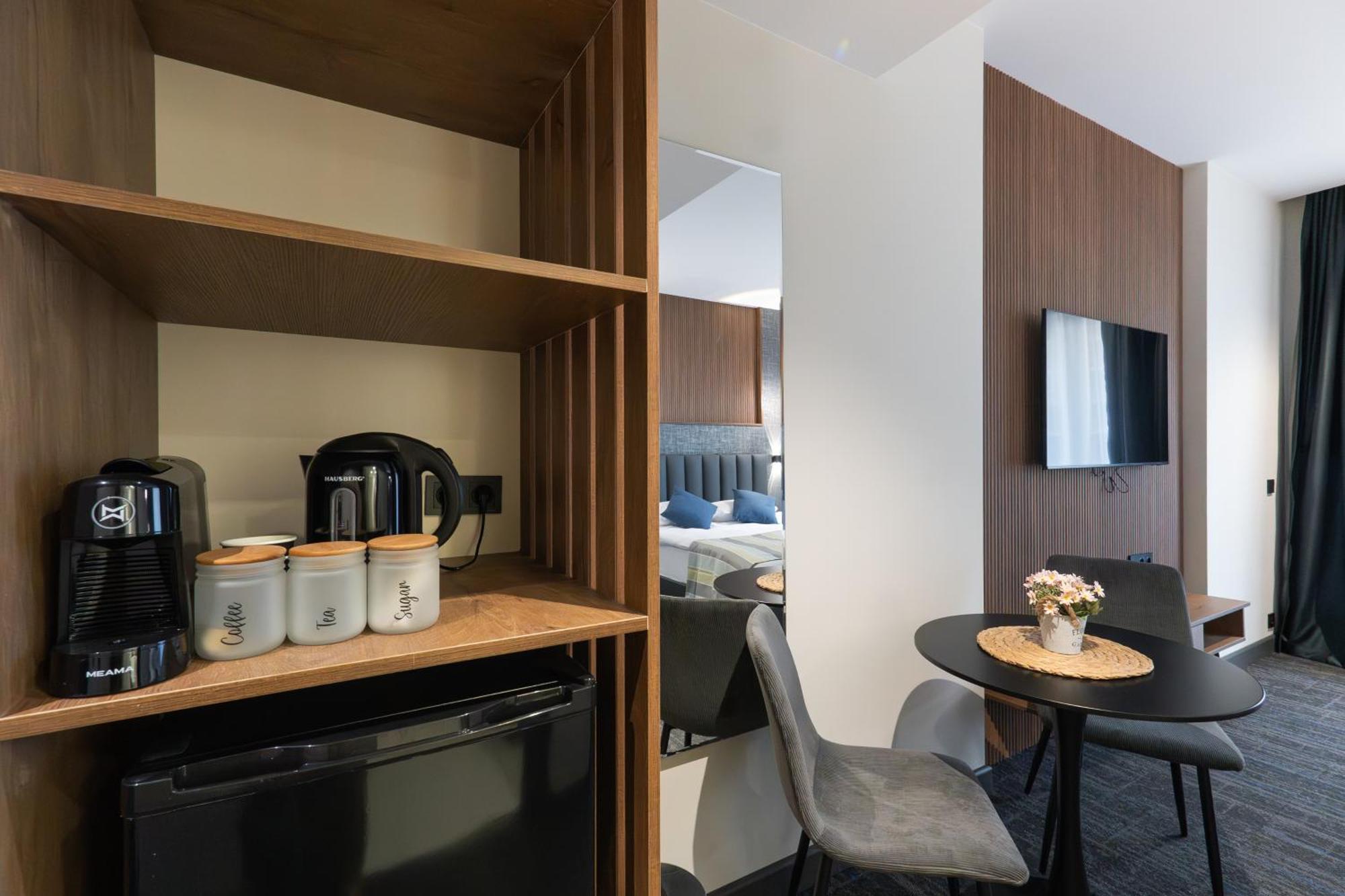 Nova Luxe Hotel & Residences 巴统 外观 照片