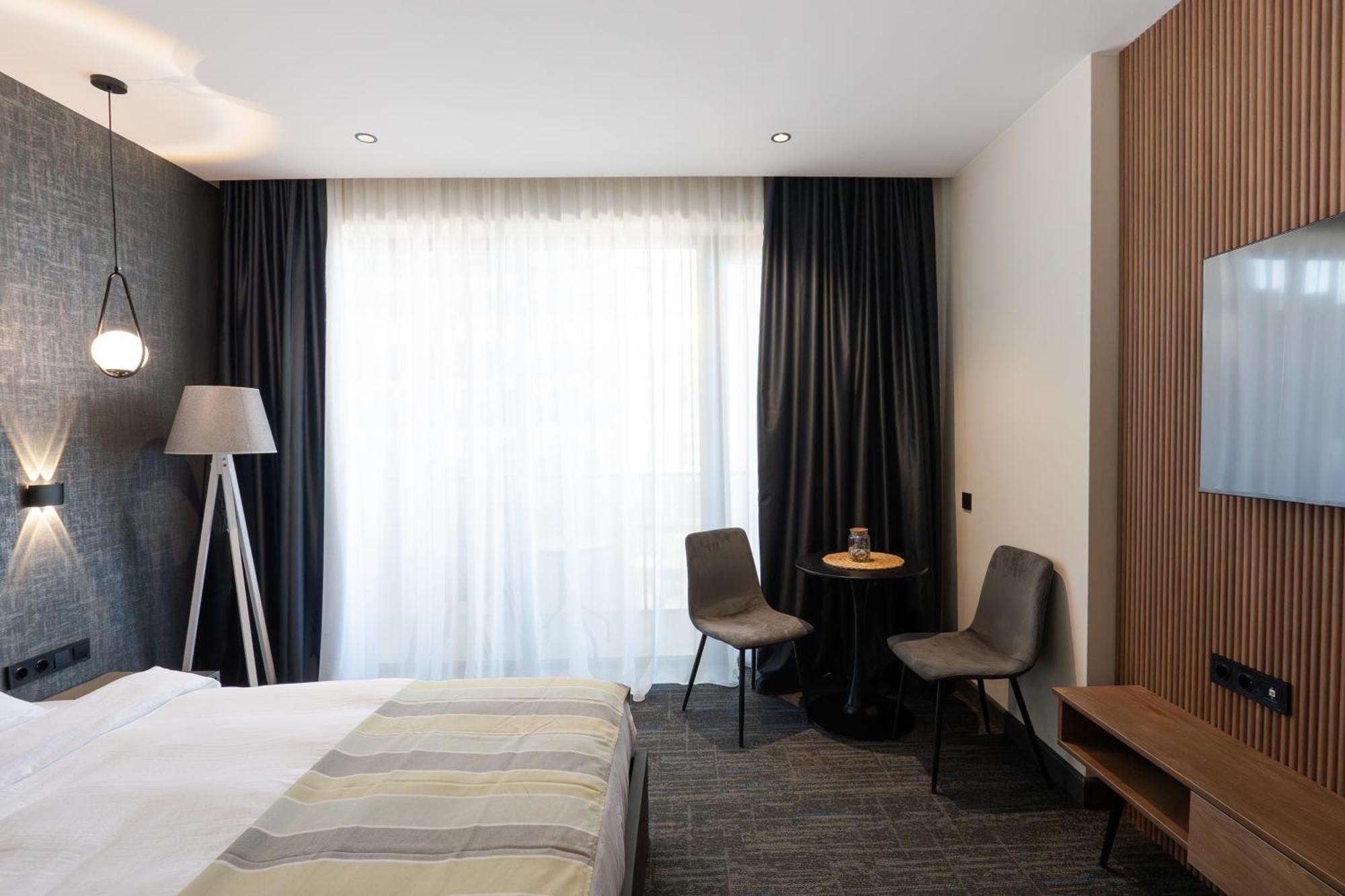 Nova Luxe Hotel & Residences 巴统 外观 照片