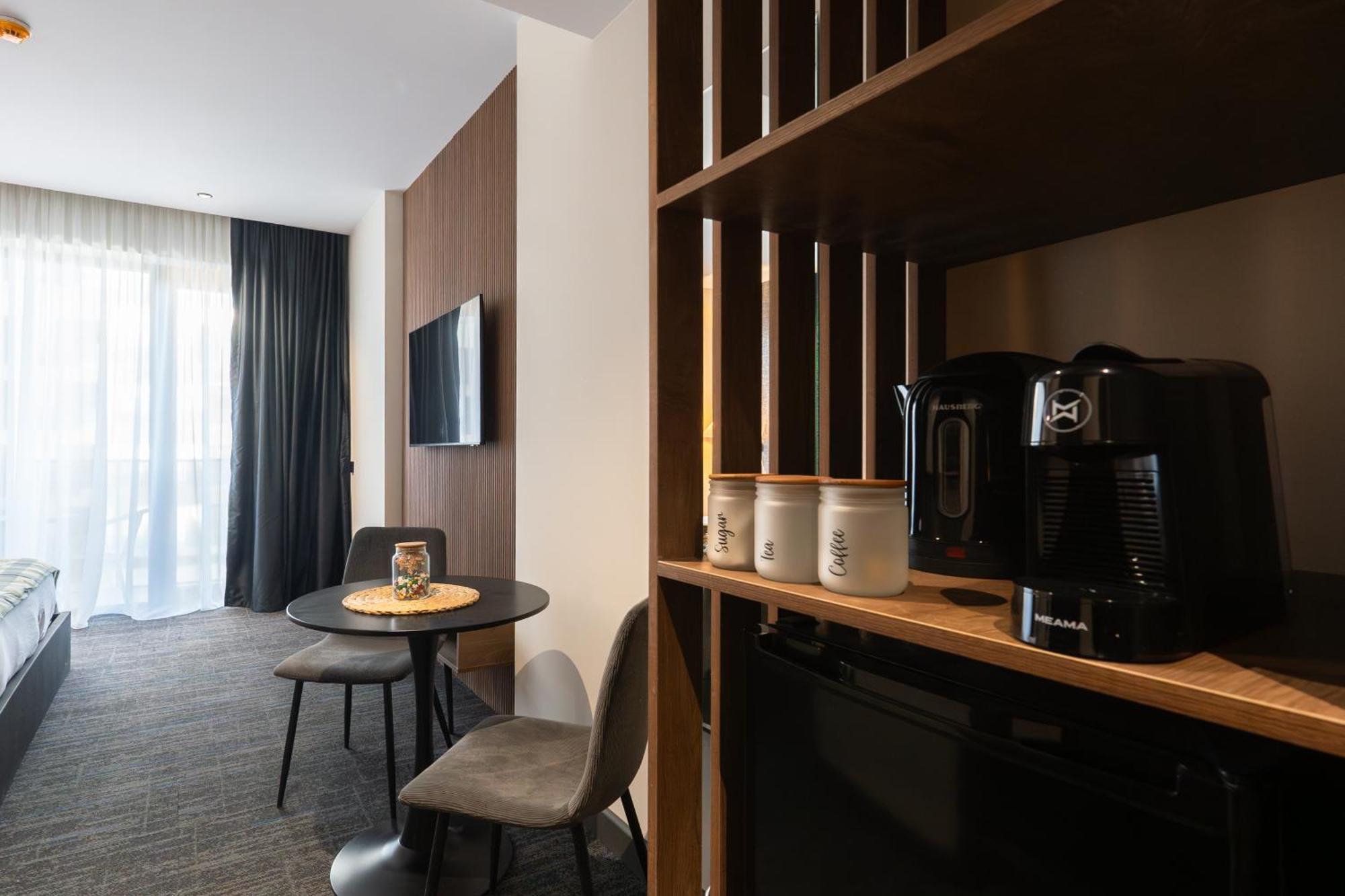 Nova Luxe Hotel & Residences 巴统 外观 照片