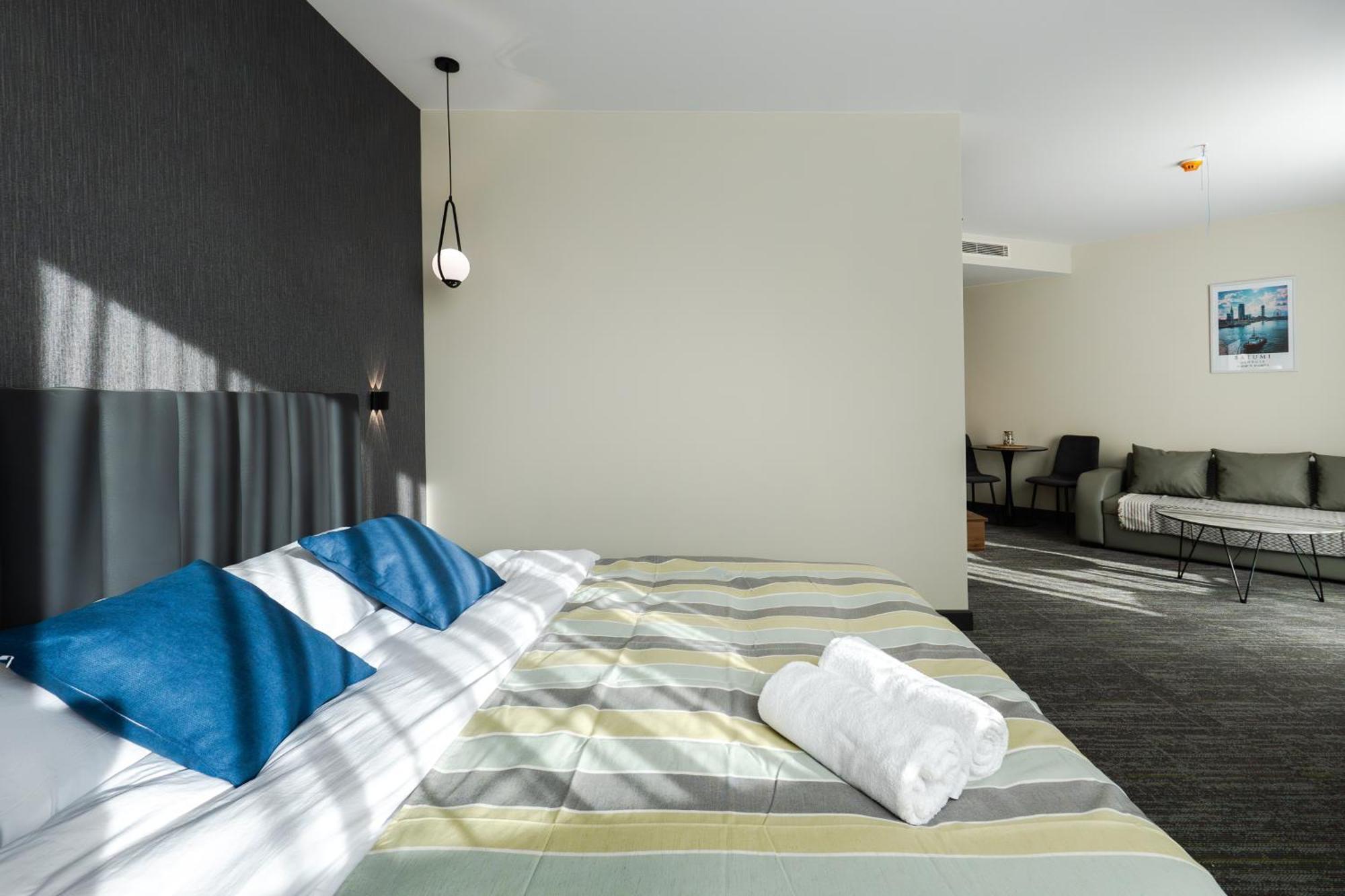 Nova Luxe Hotel & Residences 巴统 外观 照片